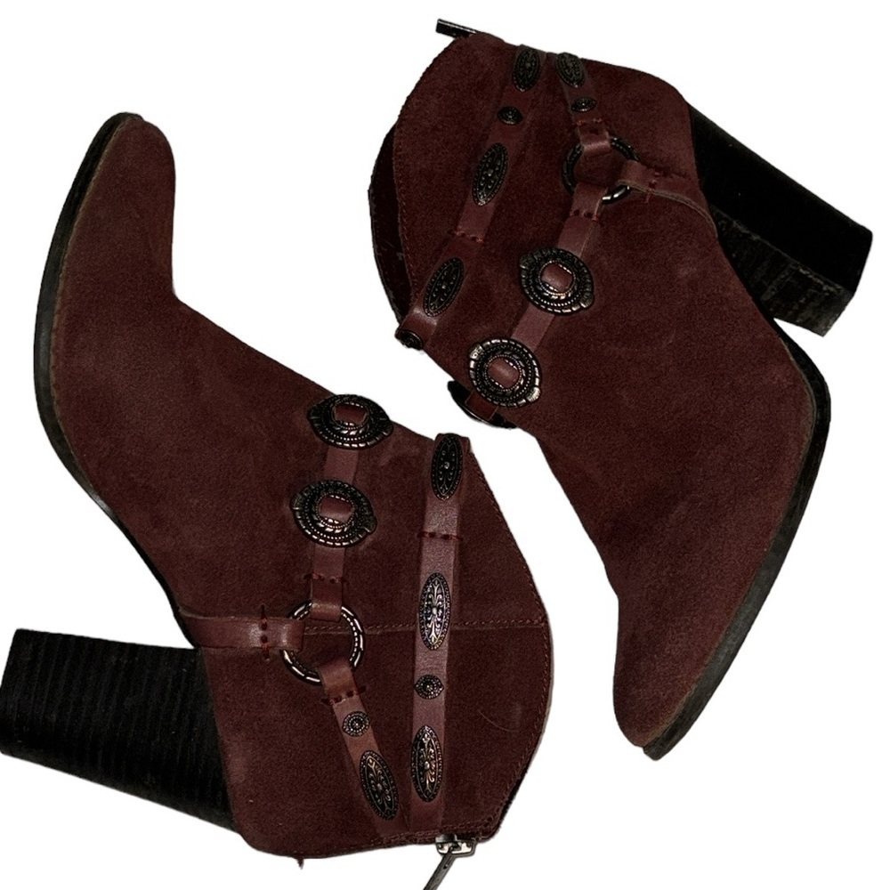 REBA Zabrina burgundy suede back zipper cabochon detailing booties boots Sz 9